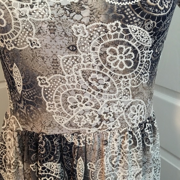 Gorgeous maxi dress with neutral colors & pockets - Picture 5 of 5